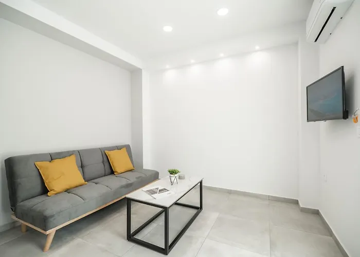 Kiani Apts