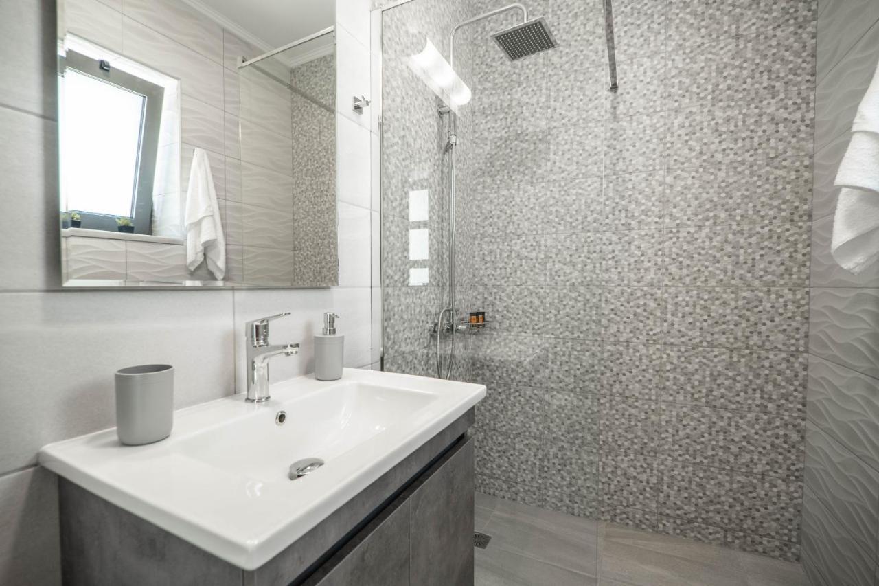 Дом отдыха Kiani Apts