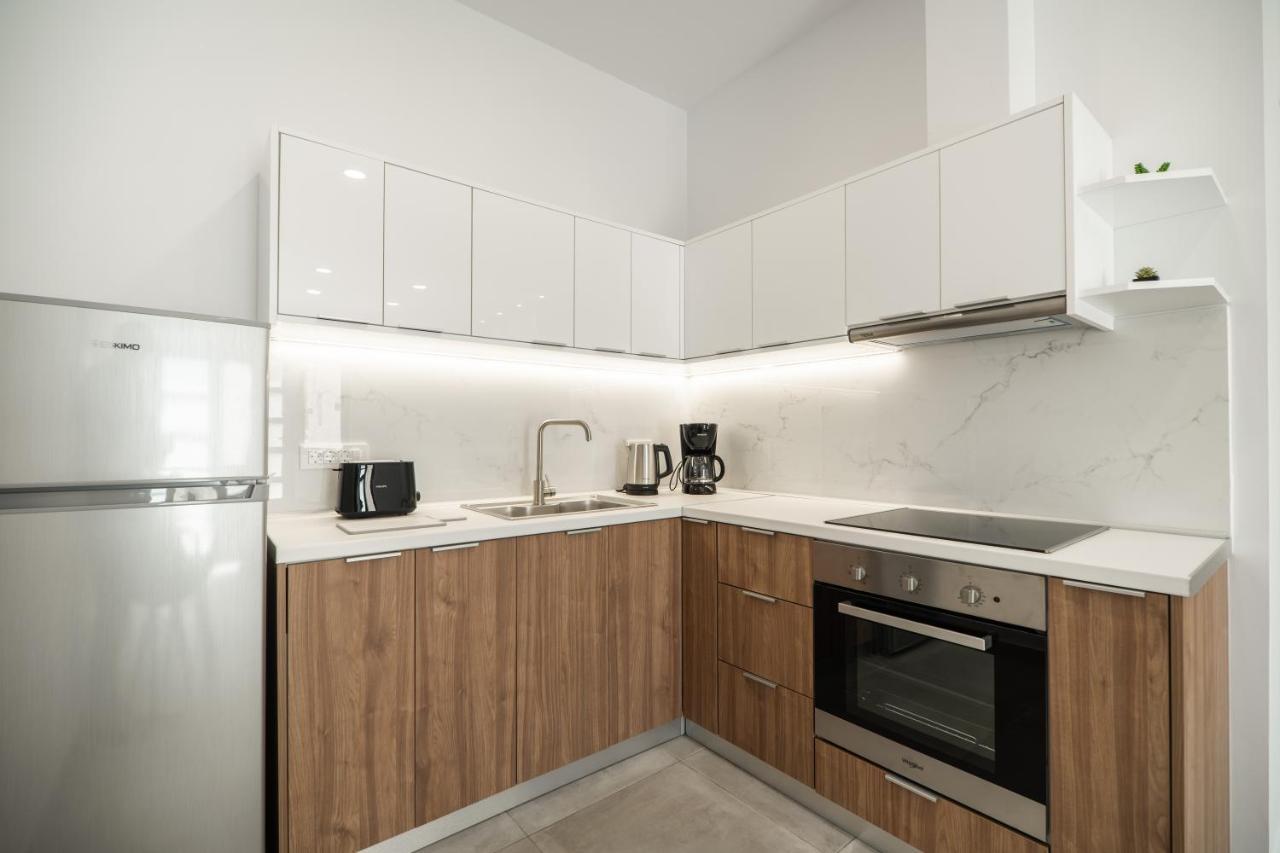 Kiani Apts *
